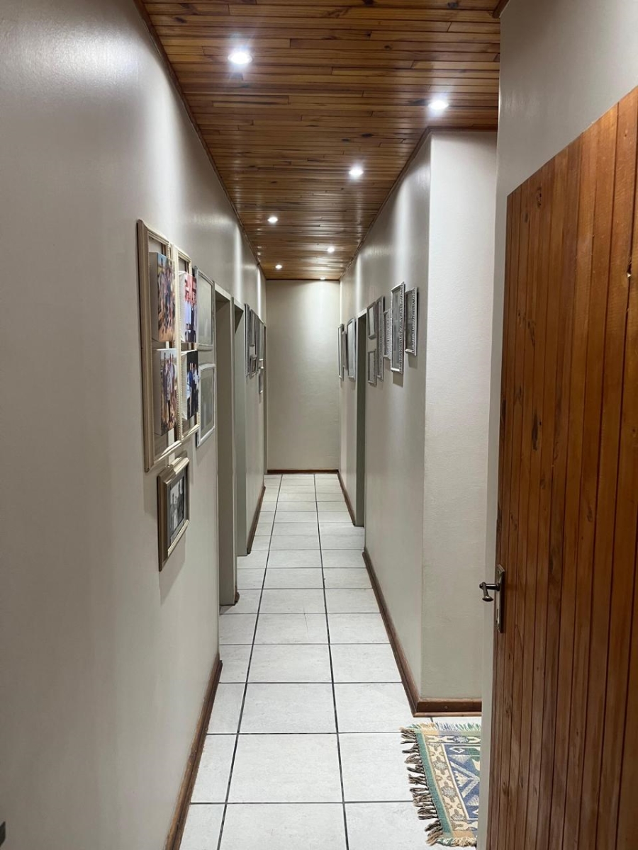 4 Bedroom Property for Sale in Christiana North West